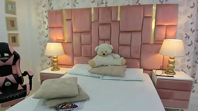 ArianaFranco online show from March 14, 4:07 am