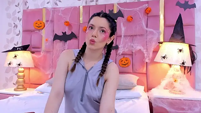 ArianaFranco online show from October 28, 3:44 pm