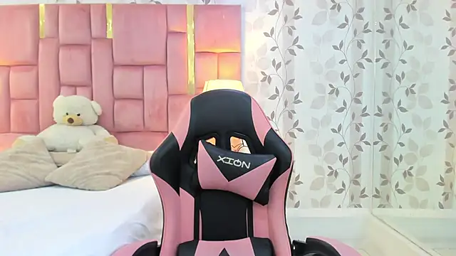 ArianaFranco online show from March 15, 2:57 pm