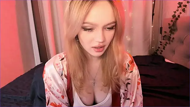 MiaRanki online show from April 7, 9:49 pm