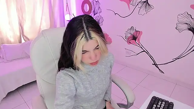 Isabela Fiorelli online show from October 5, 1:24 pm