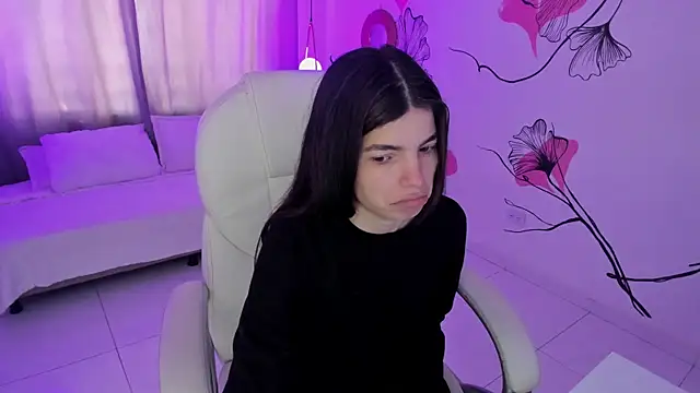 Isabela Fiorelli online show from December 15, 1:17 pm