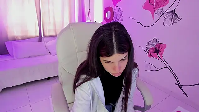 Isabela Fiorelli online show from December 19, 1:13 pm