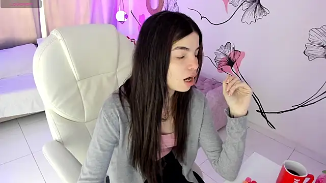 Isabela Fiorelli online show from February 23, 1:23 pm