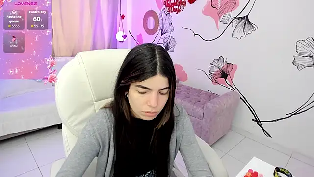 Isabela Fiorelli online show from February 24, 1:23 pm