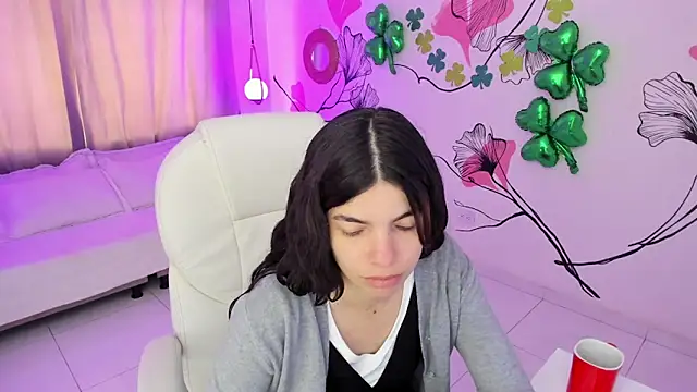 Isabela Fiorelli online show from March 28, 1:23 pm