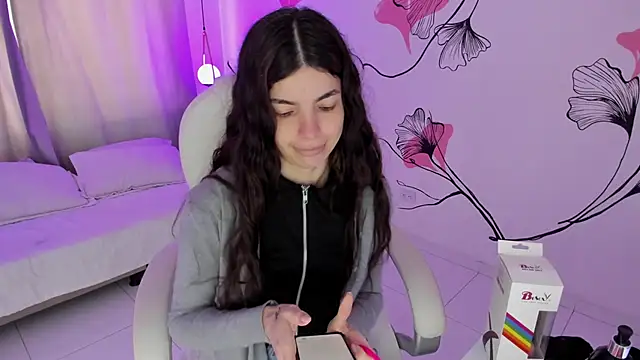 Isabela Fiorelli online show from January 7, 1:27 pm