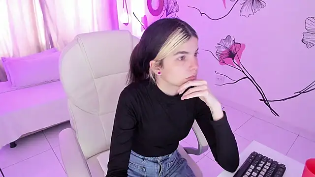 Isabela Fiorelli online show from November 4, 1:15 pm