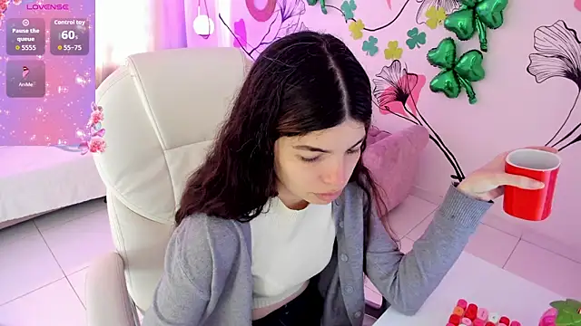 Isabela Fiorelli online show from March 15, 1:18 pm