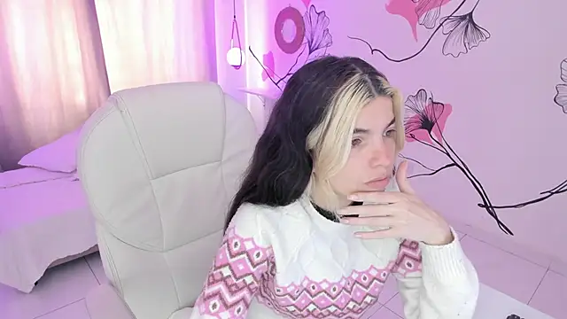 Isabela Fiorelli online show from October 7, 1:12 pm