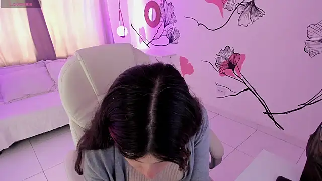 Isabela Fiorelli online show from April 16, 1:12 pm