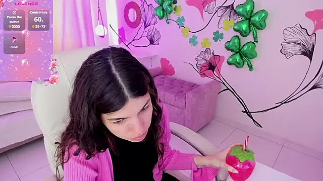 Isabela Fiorelli online show from March 16, 1:37 pm