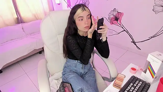 Isabela Fiorelli online show from September 27, 5:19 pm