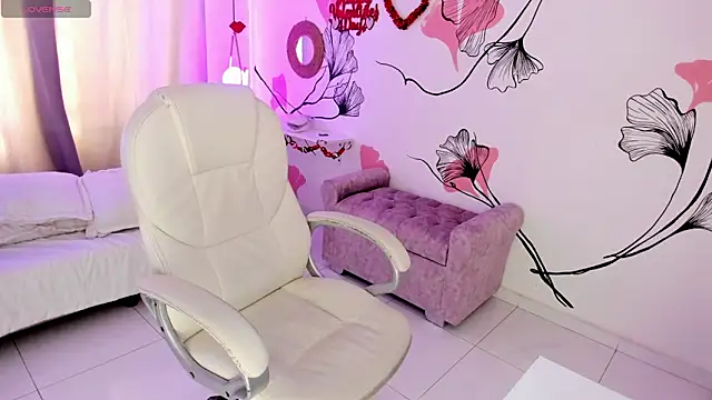 Isabela Fiorelli online show from February 9, 1:09 pm