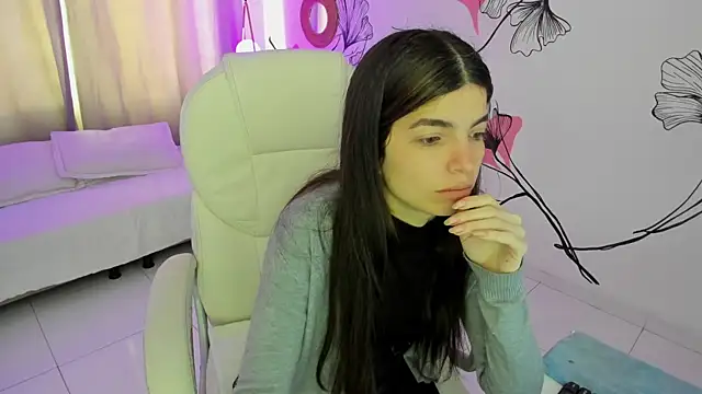 Isabela Fiorelli online show from December 16, 1:04 pm