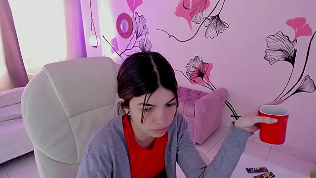 Isabela Fiorelli online show from April 18, 1:24 pm