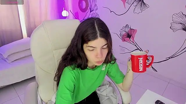 Isabela Fiorelli online show from January 18, 1:14 pm