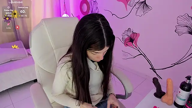 Isabela Fiorelli online show from December 21, 1:24 pm