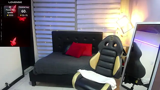 Cute Angell  online show from October 21, 12:15 pm