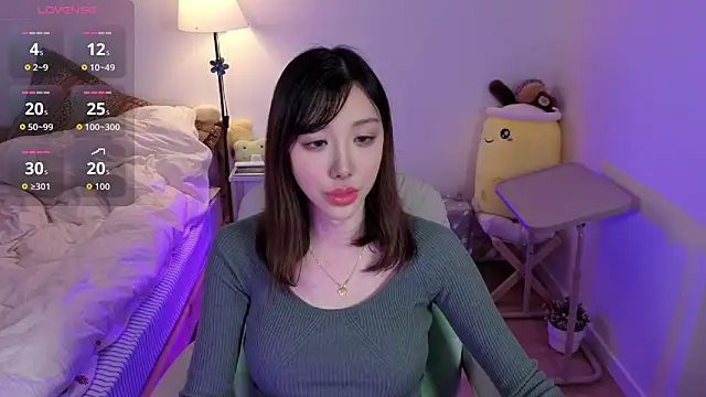 joycemilka online show from November 29, 1:22 pm