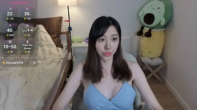 joycemilka online show from April 4, 11:50 am