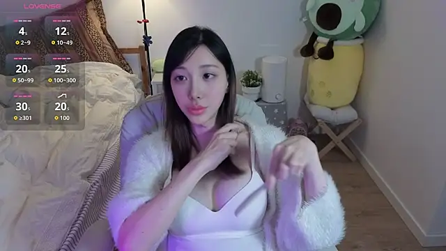 joycemilka online show from April 7, 12:40 pm