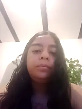 Snapshot of lauravince chatting on May 27, 11:45 pm lauravince online show from May 27, 11:45 pm