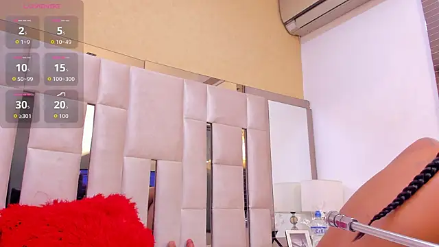 Snapshot of AgathaBladee chatting on November 30, 1:39 am AgathaBladee online show from November 30, 1:39 am