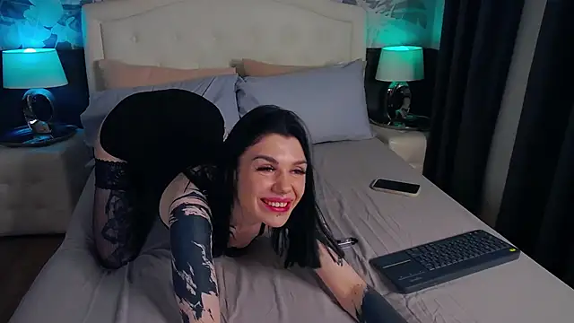MaeveMoon online show from October 13, 6:09 pm