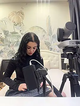 MaeveMoon online show from June 6, 8:58 pm