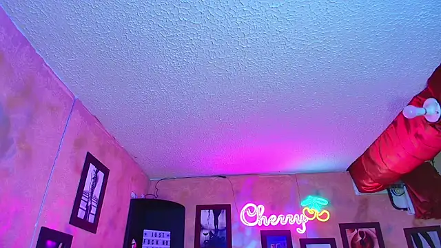 cherryy bombshelll online show from January 8, 4:46 pm