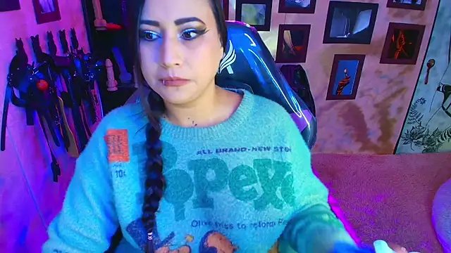 cherryy bombshelll online show from February 5, 4:14 pm