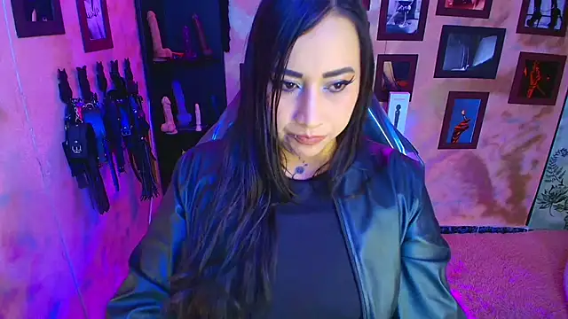 cherryy bombshelll online show from January 15, 4:32 pm