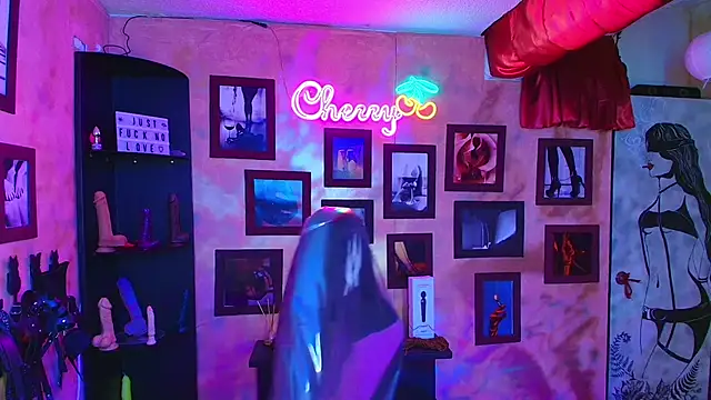 Snapshot of cherryy_bombshelll chatting on December 1, 4:41 pm cherryy bombshelll online show from December 1, 4:41 pm