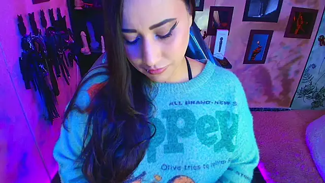 cherryy bombshelll online show from January 9, 5:09 pm