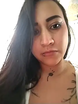 Snapshot of cherryy_bombshelll chatting on December 14, 6:35 pm cherryy bombshelll online show from December 14, 6:35 pm