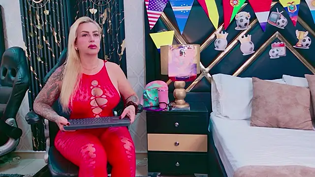 SophieWinsloow online show from July 10, 12:16 pm