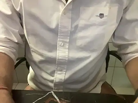 Snapshot of iamabigdickindian chatting on November 30, 9:32 am iamabigdickindian online show from November 30, 9:32 am