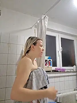 ademandjulia online show from May 7, 10:02 pm