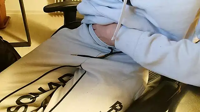 ademandjulia online show from February 25, 3:07 am