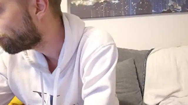 ademandjulia online show from October 31, 10:05 pm