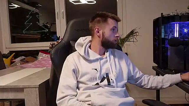 ademandjulia online show from January 11, 7:32 pm