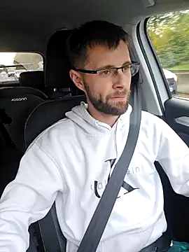 ademandjulia online show from October 28, 3:33 pm