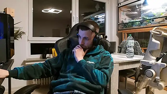 ademandjulia online show from February 19, 6:16 pm