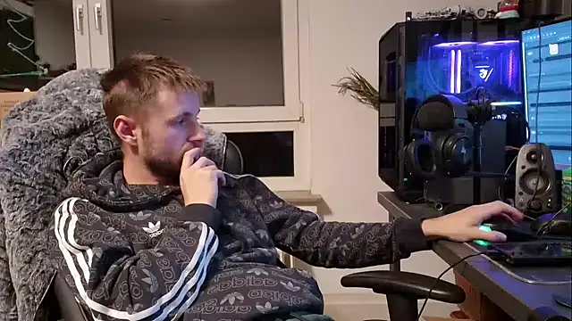 ademandjulia online show from January 18, 8:56 pm