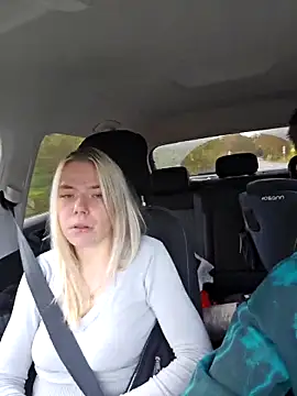 ademandjulia online show from November 13, 11:25 am