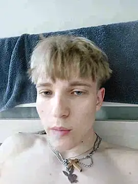 Snapshot of And25bn chatting on September 25, 11:38 am And25bn online show from September 25, 11:38 am