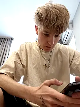 Snapshot of And25bn chatting on October 29, 11:31 am And25bn online show from October 29, 11:31 am