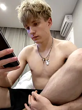 Snapshot of And25bn chatting on October 23, 1:59 am And25bn online show from October 23, 1:59 am