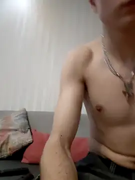 Snapshot of And25bn chatting on November 9, 10:36 pm And25bn online show from November 9, 10:36 pm